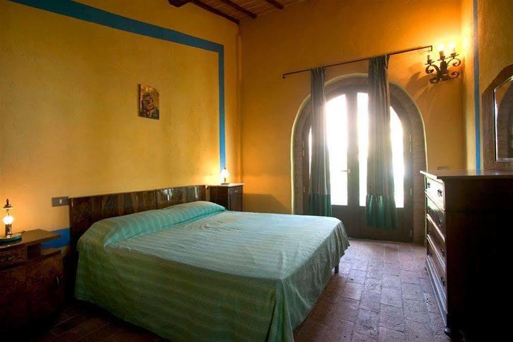Agriturismo La Grotta Di Montecchino Siena Exterior foto